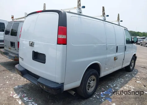 2015 Chevrolet Express 2500 Work Van z USA, uszkodzony, nr VIN 1GCWGFCF5F1242410